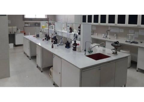 اجرای پروژه های سکوبندی ساخت و نصب میز های آزمایشگاهی