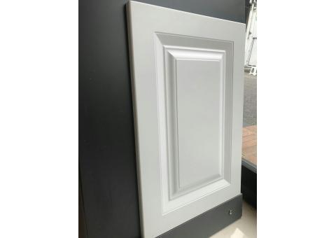 تولید کننده انواع درب کابینت با رنگ پلی اورتان