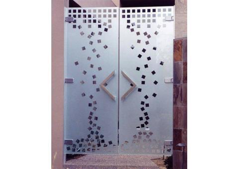 طراحی شیشه و سندبلاست آزادی