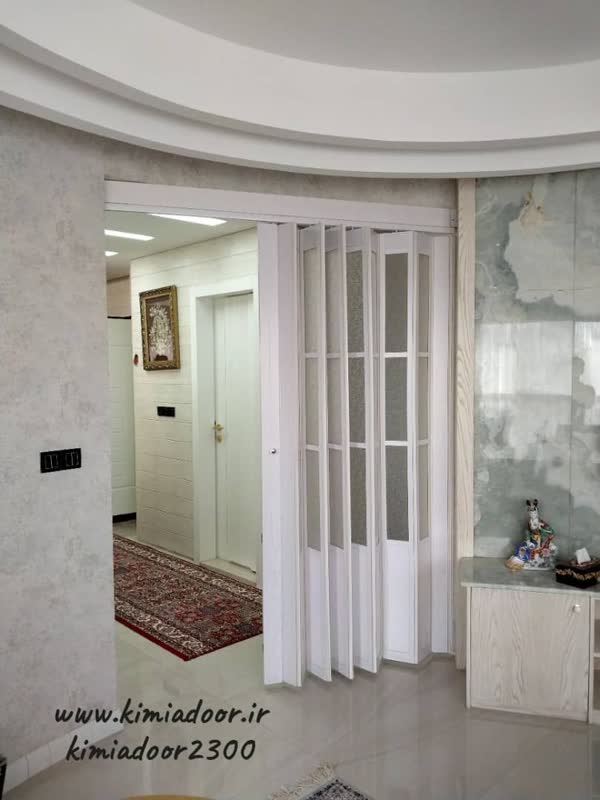 درب آکاردئونی چرم - درب آکاردئونی چوبی