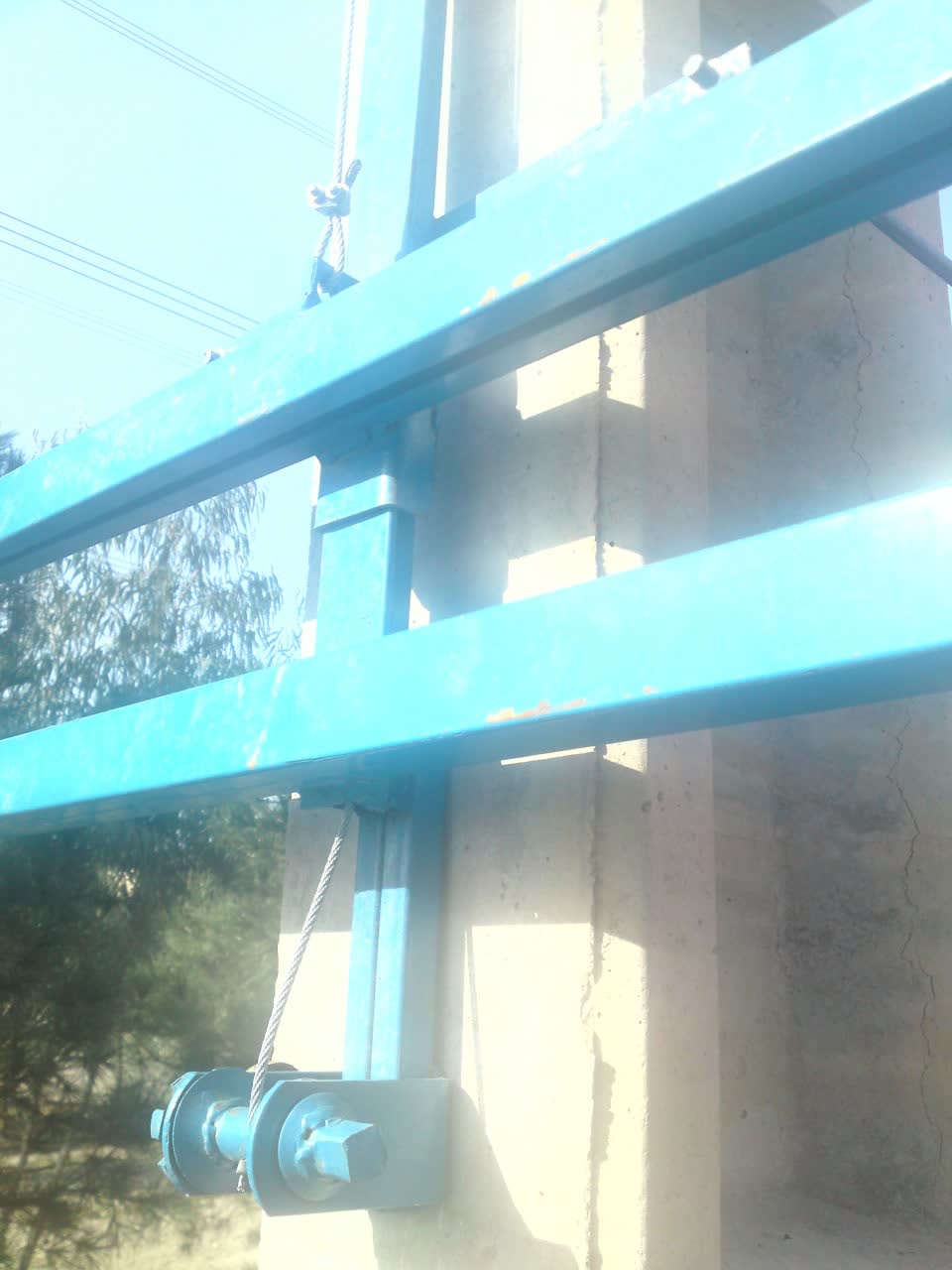 فروش بدون واسطه تیر برقی با فک متحرک