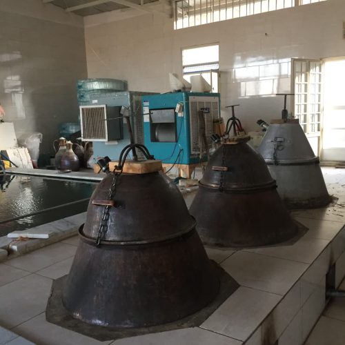 فروش انواع گلاب و عرقیات،گلاب کاشان،نعناع،بیدمش