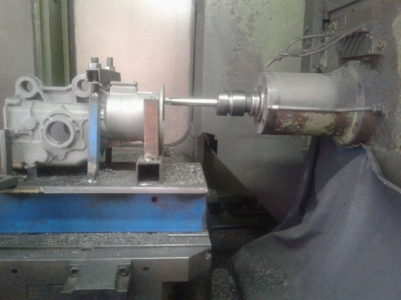 خدمات فرز سنتر cnc چهارمحور