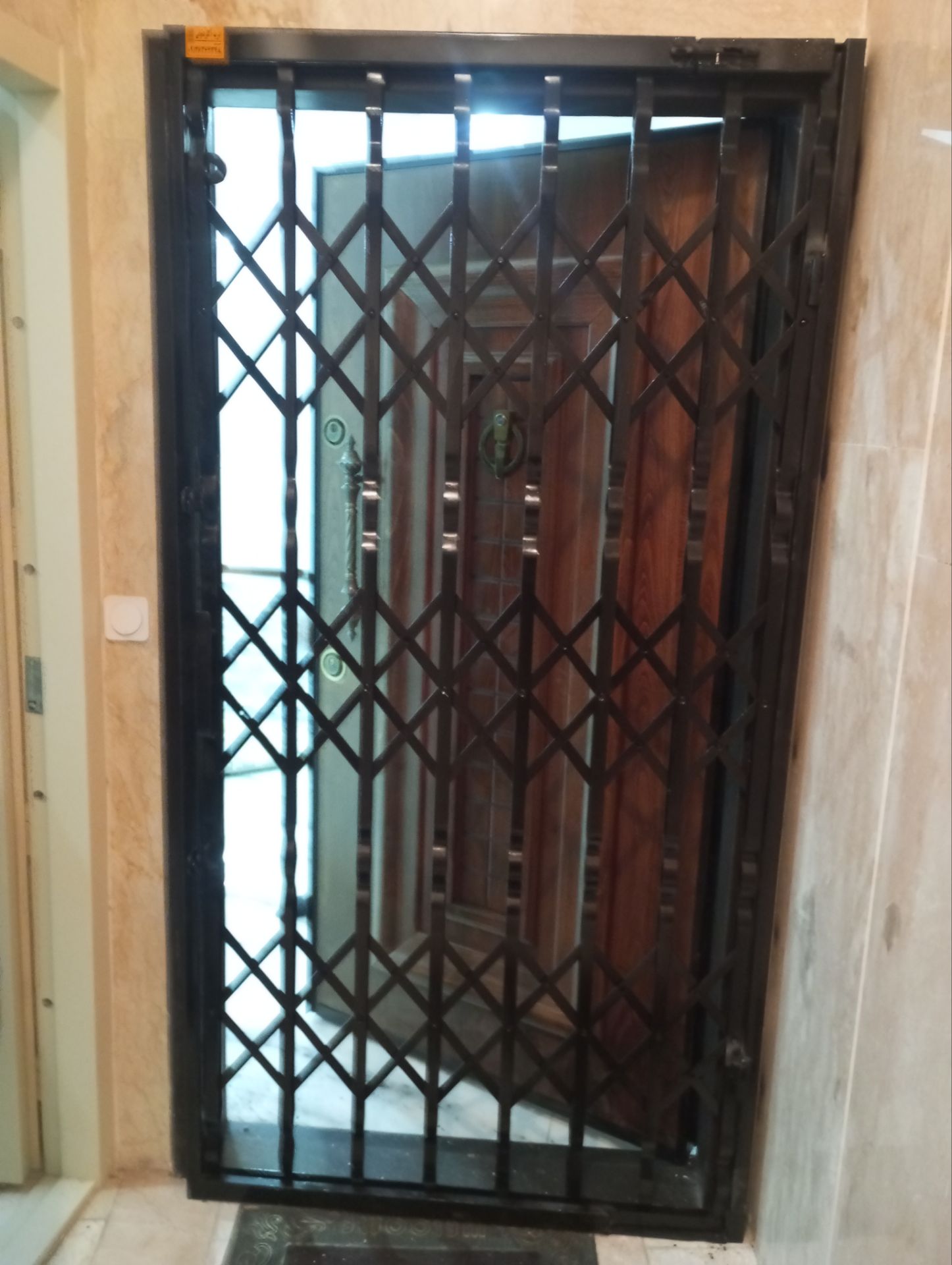 حفاظ و درب اکاردئونی